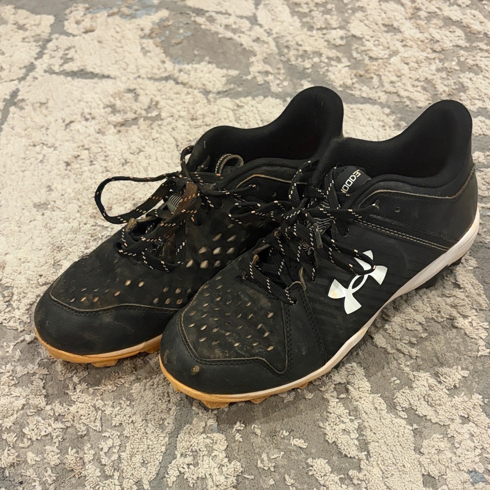 Under Armour Black and White Men's Athletic Shoes